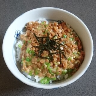 刻みキムチ納豆ご飯